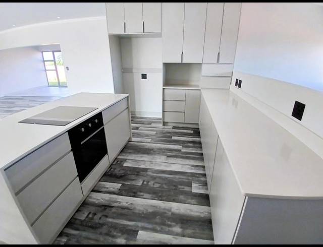 3 BEDROOM HOUSE FOR SALE IN STILBAAI-WES